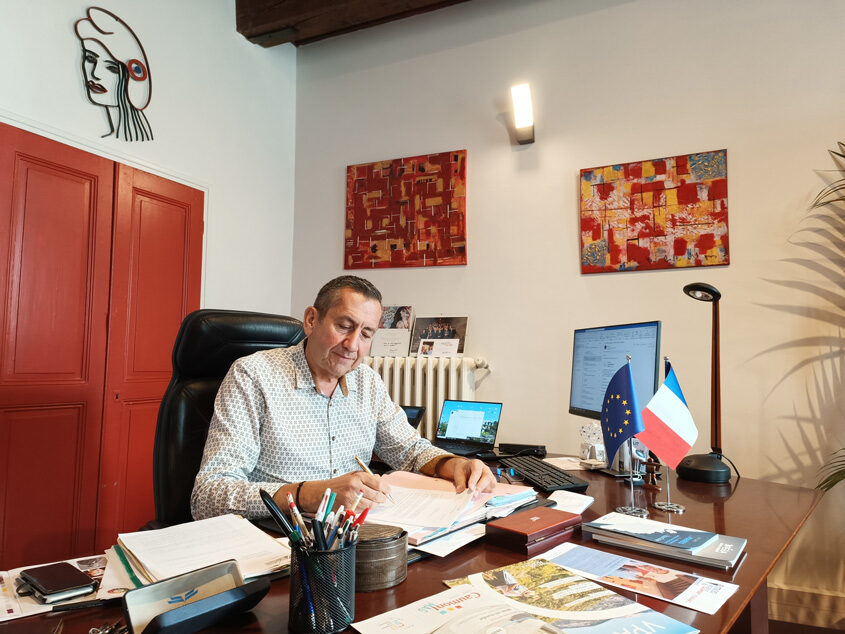 bureau maire